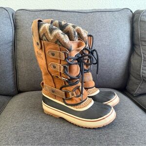 Sorel Women’s Joan of Arctic knit ll winter Boots - Size 6